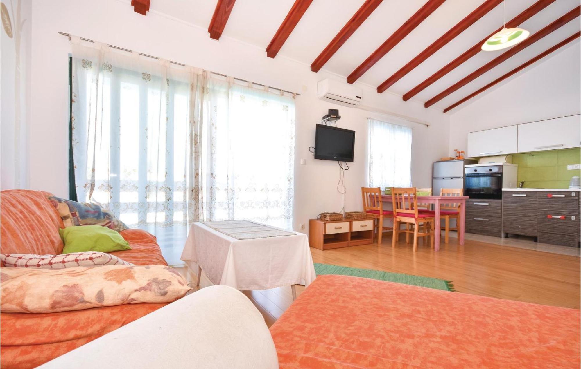 2 Bedroom Gorgeous Apartment In ستومورسكا المظهر الخارجي الصورة
