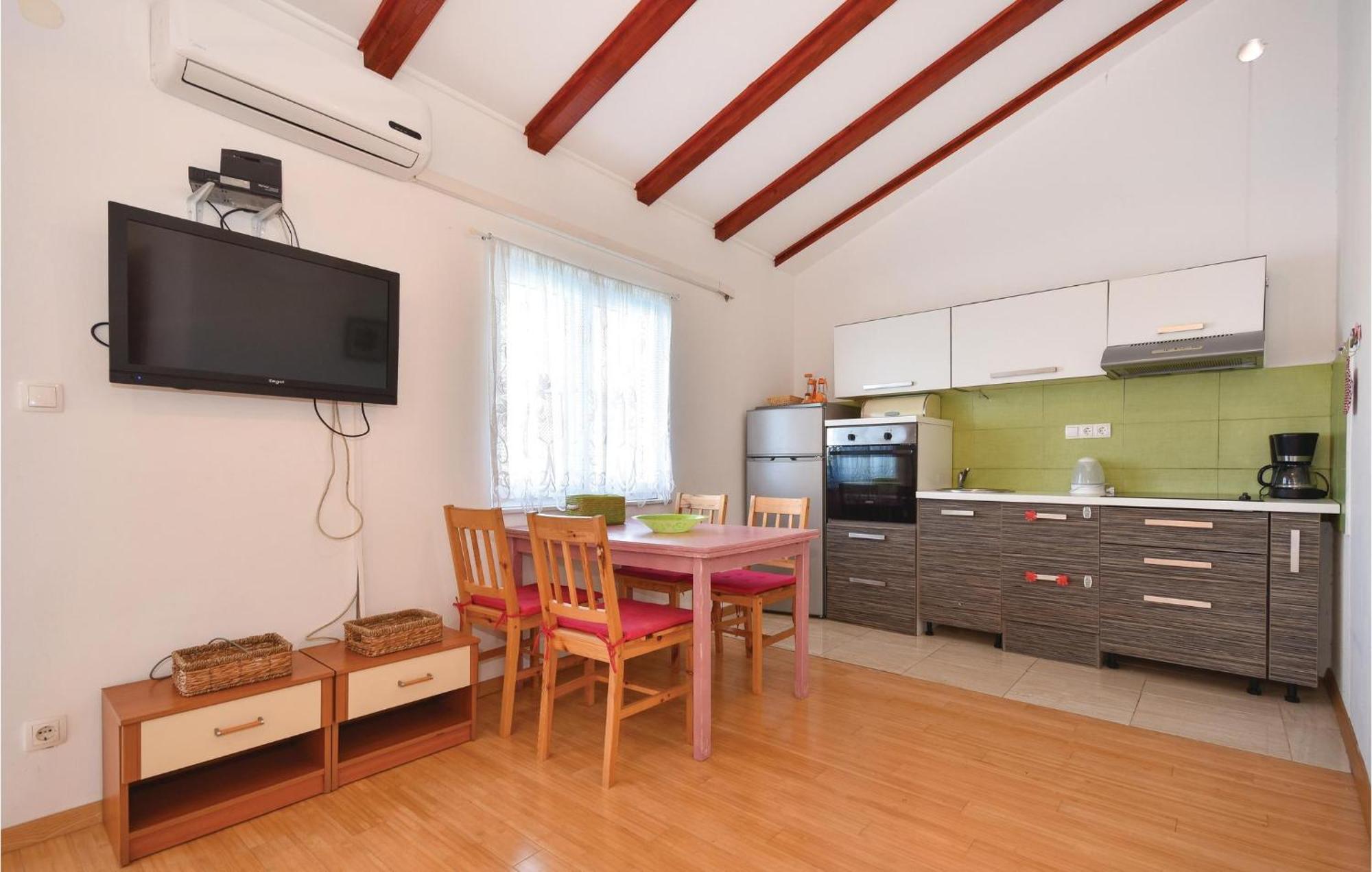 2 Bedroom Gorgeous Apartment In ستومورسكا المظهر الخارجي الصورة